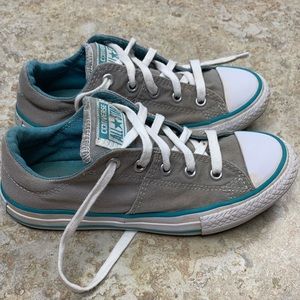 Grey converse low top size 1